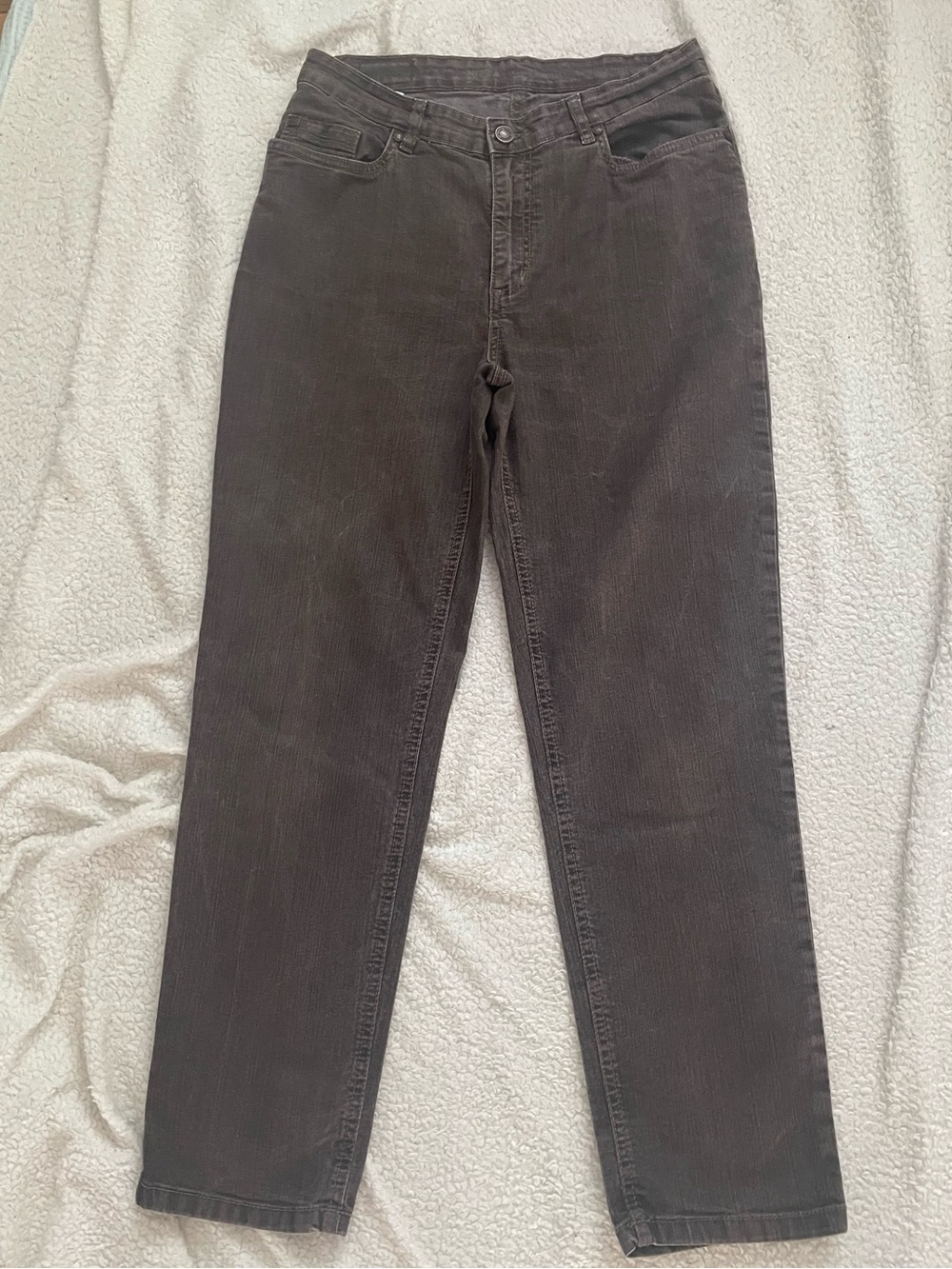 Elegant Brown Jeans 👖